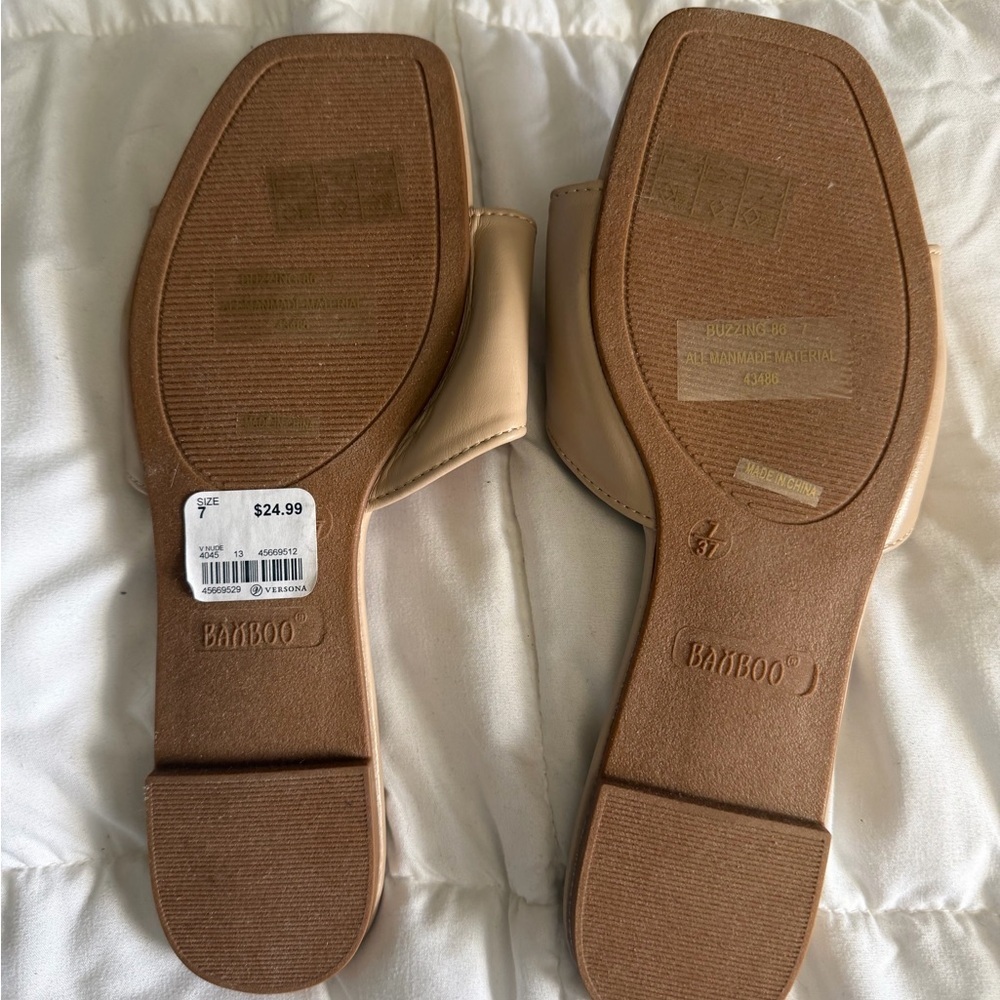 BAMBOO Beige Rosette Slide & Pink Palm Thong Sandals - Picture 3 of 8